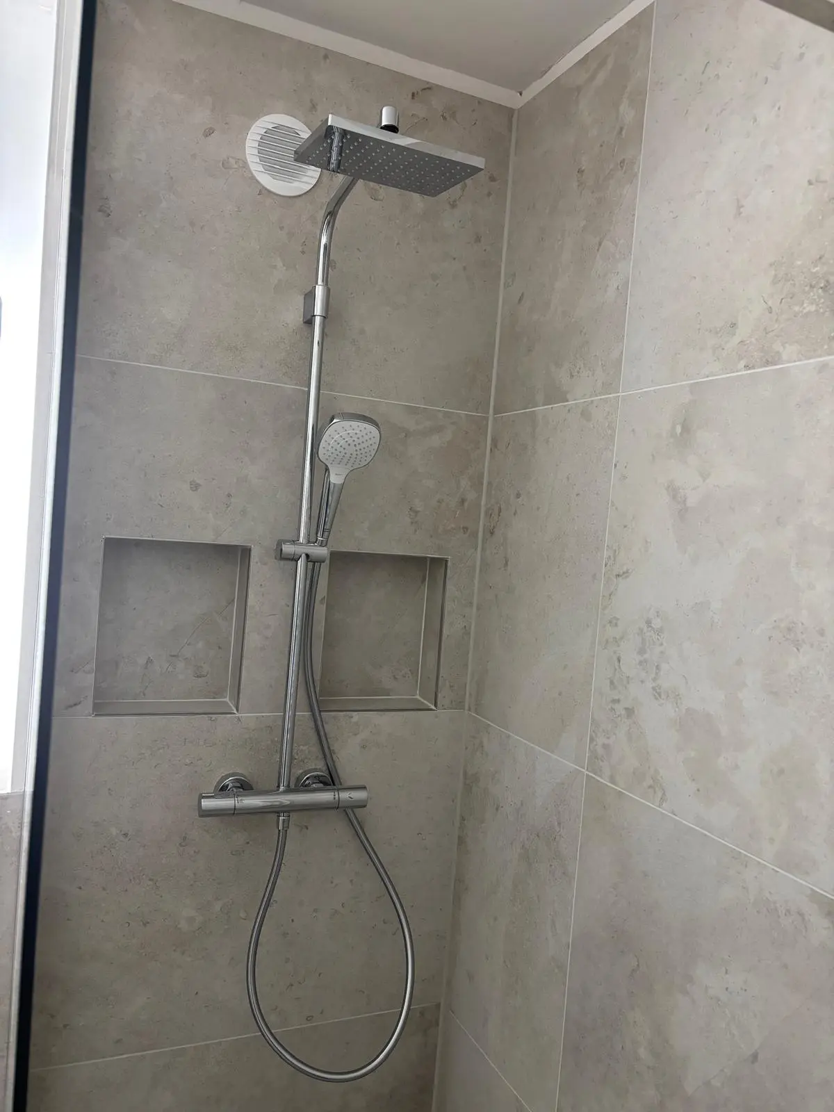 Badsanierung Lohhof – Badezimmer Renovierung JoMa Bau GmbH